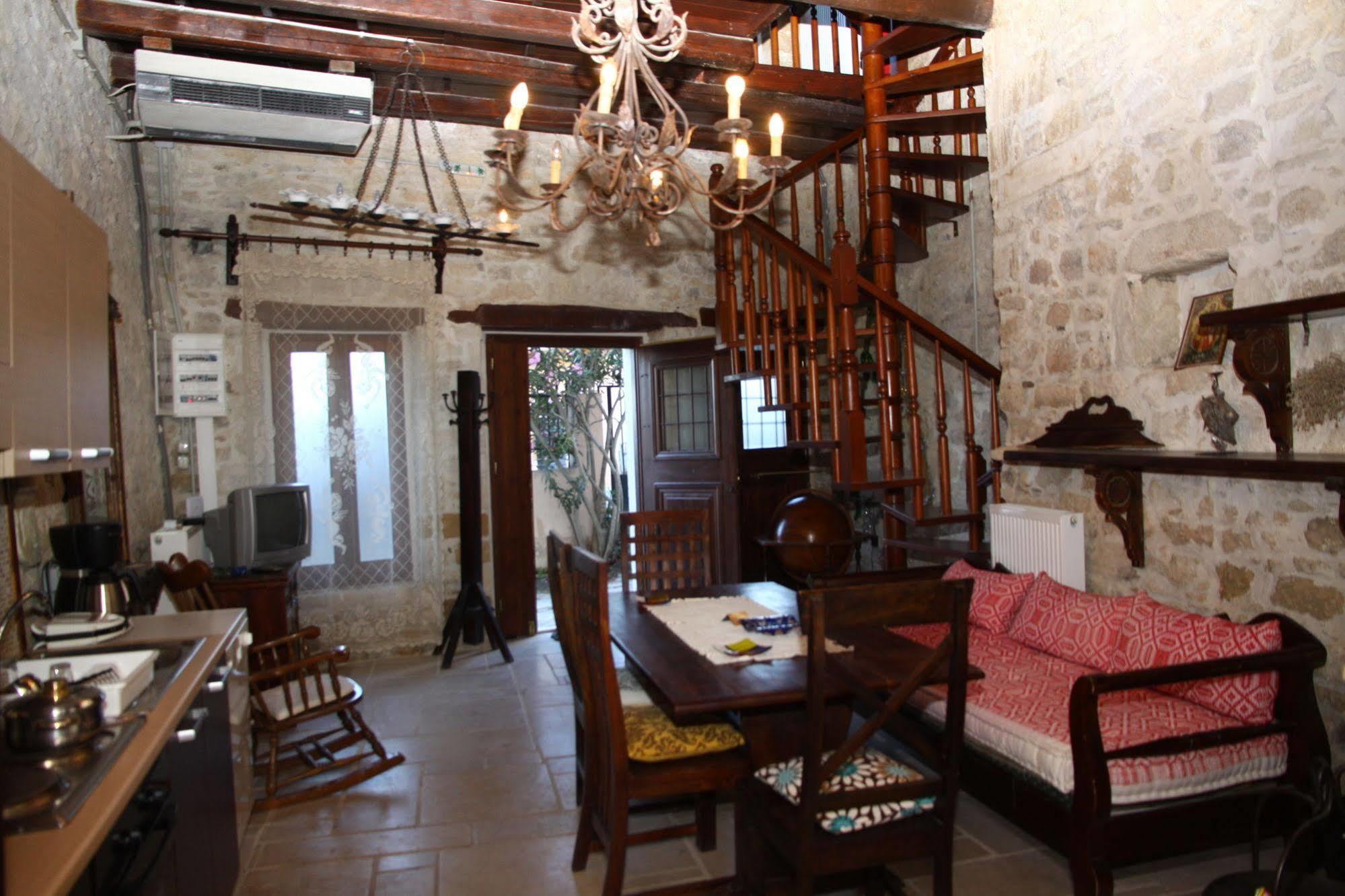 Traditional Cretan Houses,Agios Myronas Extérieur photo